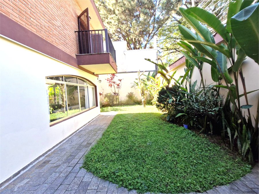 Casa à venda com 4 quartos, sendo 1 suíte, em Alto da Boa Vista, São Paulo, SP
