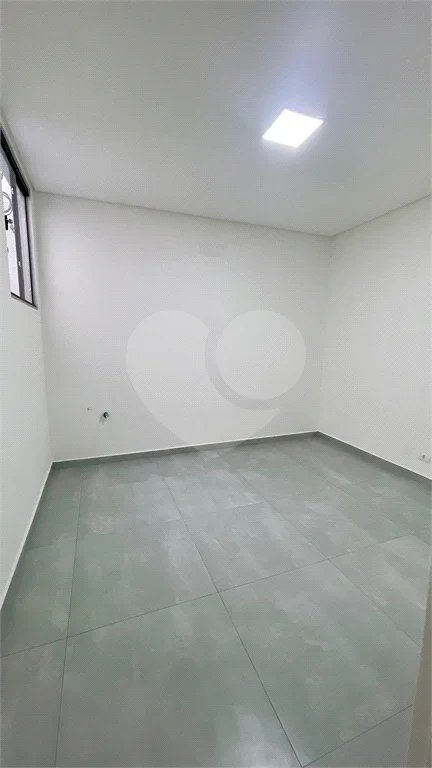 Sobrado com 3 andares, 350 m², 6 quartos, 2 suítes e 5 vagas para locação no Jardim Anália Franco!