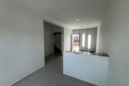 Casa à venda com 2 quartos em Parque Itapê, Itapetininga, SP