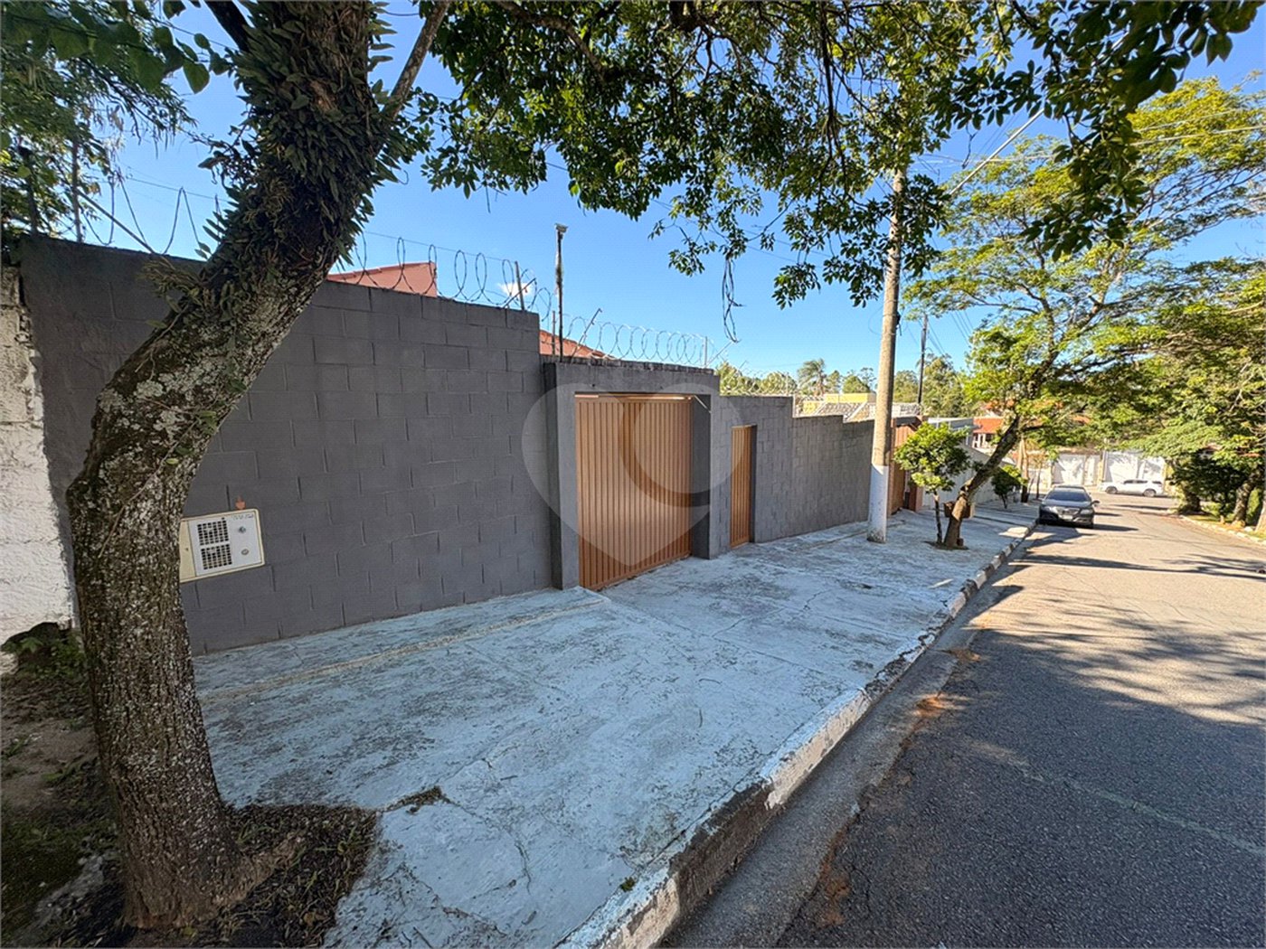 Casa Térrea à venda com 3 quartos em Vila Áurea, Poá, SP