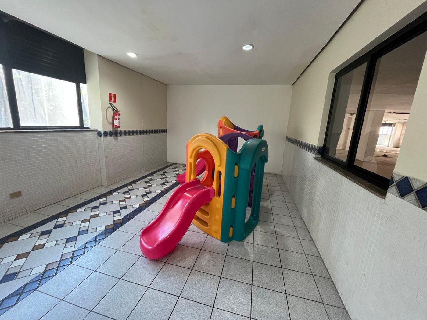 Oportunidade em Pitangueiras! Apartamento de 2 Dormitórios a Poucos Passos da Praia