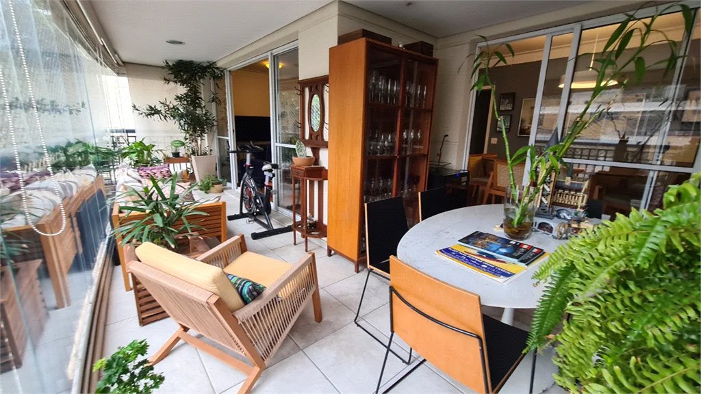 Apartamento à venda com 4 quartos, sendo 3 suítes, em Cidade Monções, São Paulo, SP