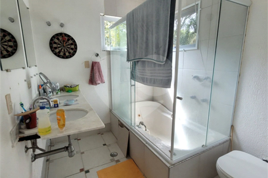Casa à venda com 3 quartos, sendo 1 suíte, no condomínio Sausalito, Mairiporã - SP