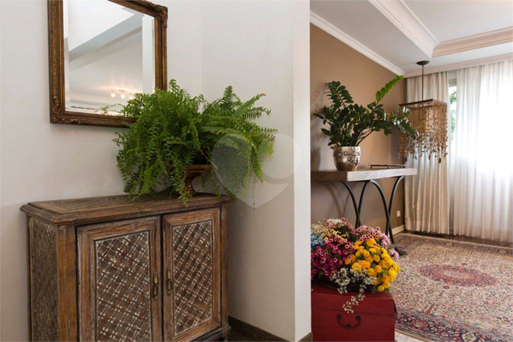 Apartamento à venda com 4 quartos, sendo 3 suítes, em Campo Belo, São Paulo, SP