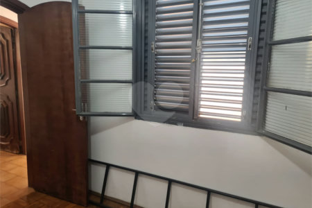 Casa térrea para venda.