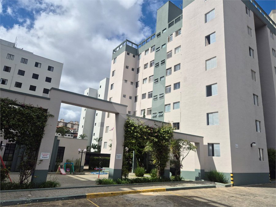 Apartamento à venda com 3 quartos, sendo 1 suíte,  em Parque Santana, Mogi das Cruzes, SP