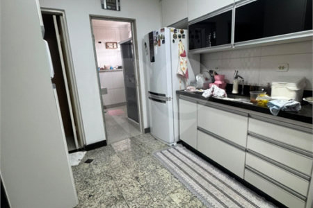 Casa à venda com 5 quartos em Vila Granada, São Paulo, SP