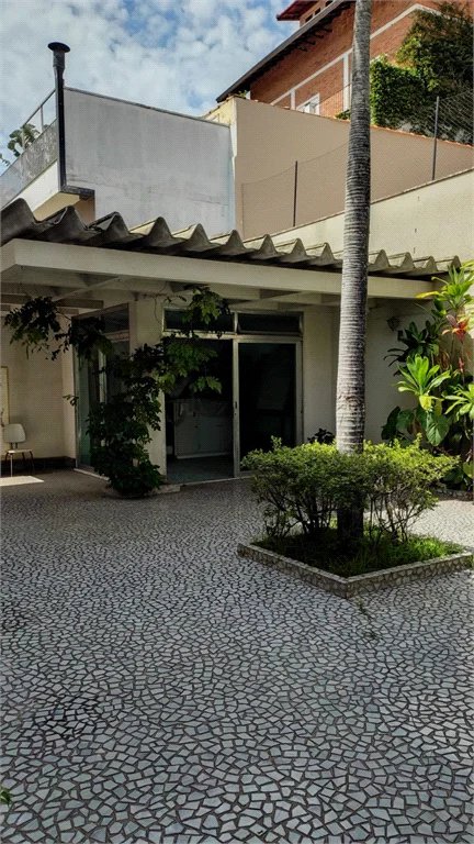 Casa à venda com 4 suítes em Vila Pirajussara, São Paulo, SP