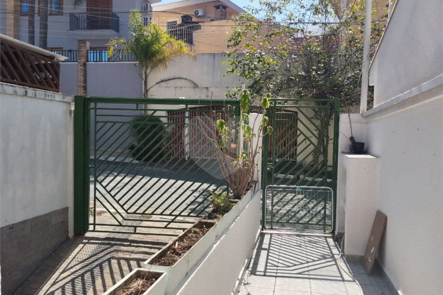 Sobrado à venda com 3 quartos em Vila Irmãos Arnoni, São Paulo, SP