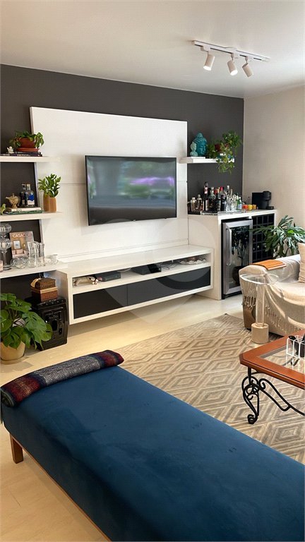 Apartamento à venda com 3 quartos, sendo 1 suíte, em Paraíso, São Paulo, SP