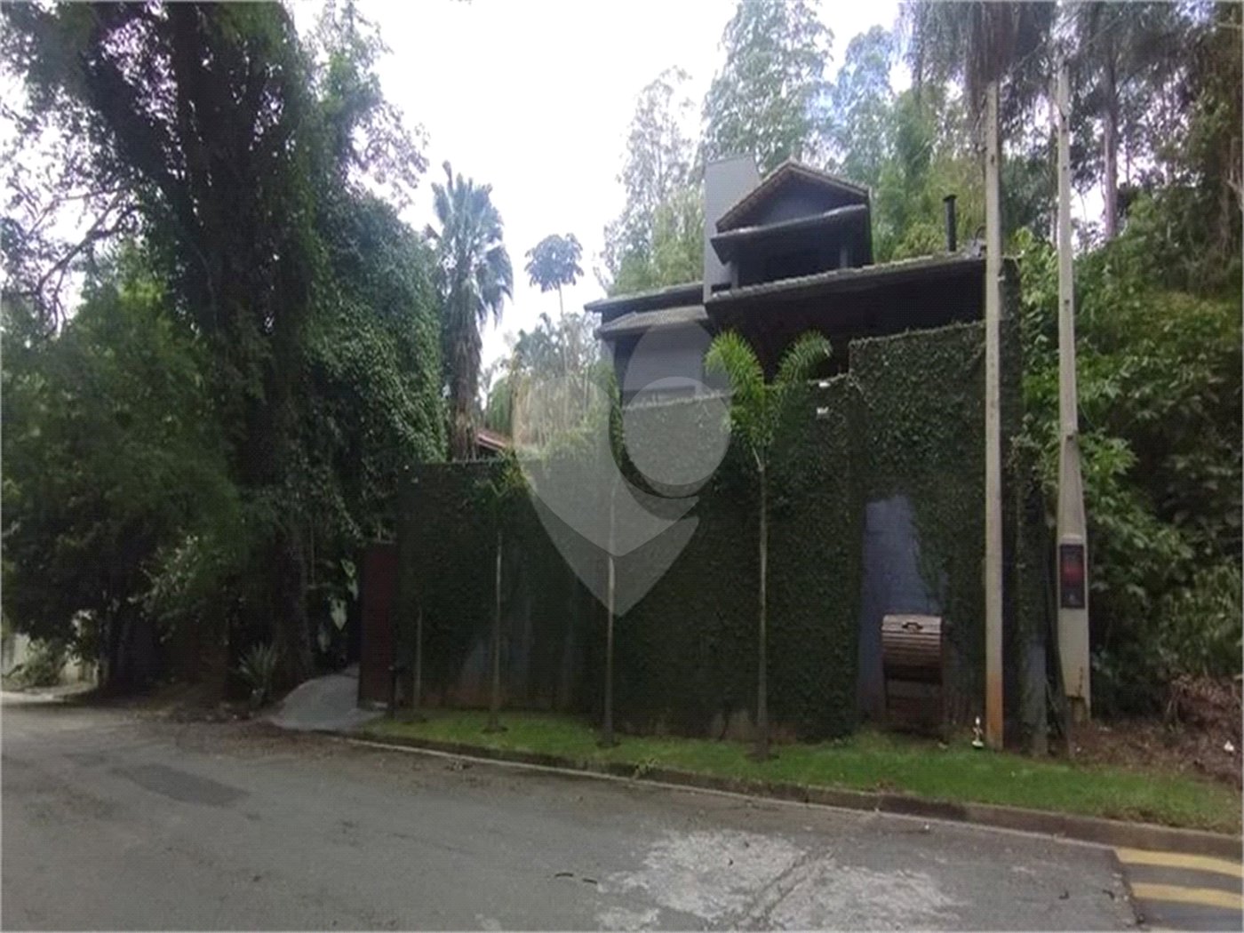 Casa à venda com 3 suítes no condomínio Sausalito, Mairiporã - SP