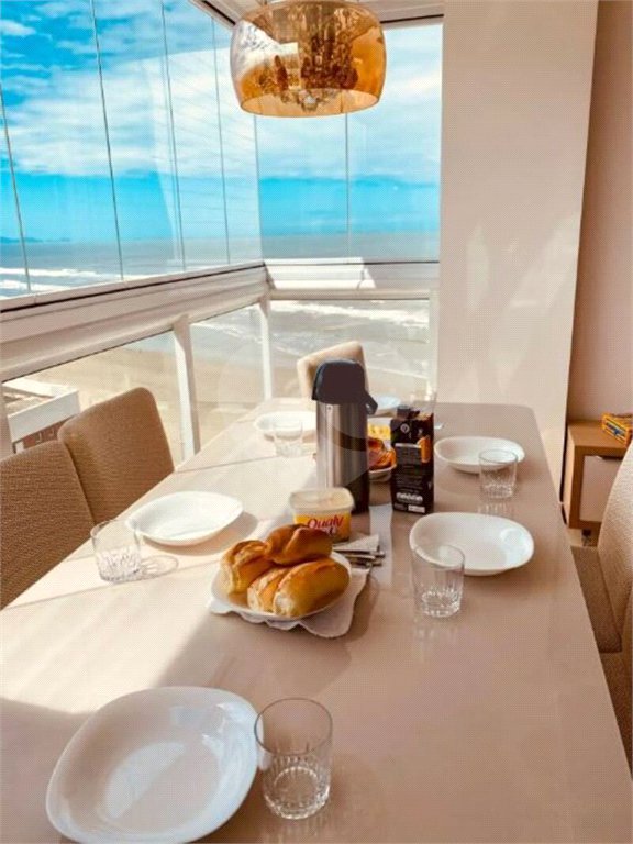 Duplex à venda com 3 suítes em Caiçara, Praia Grande, SP