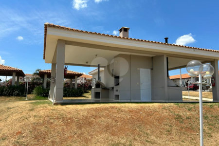 Casa à venda com 2 quartos no condomínio Residencial Estoril, Sorocaba - SP