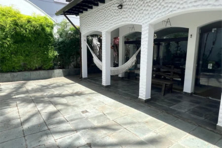 Casa à venda com 5 quartos, sendo 4 suítes, em Parque Maria Helena, São Paulo, SP