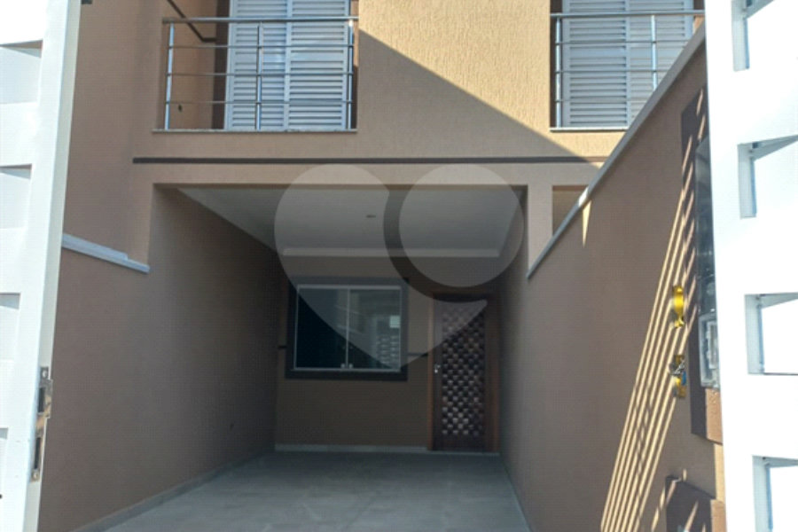 Sobrado à venda ou para alugar com 3 suítes em Vila Pedra Branca, São Paulo, SP
