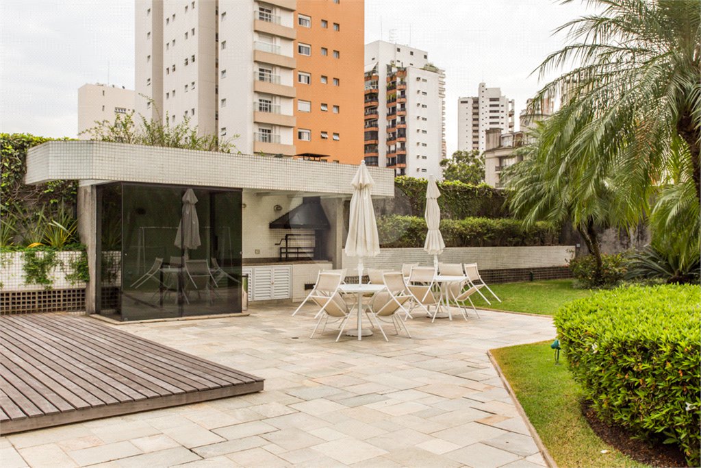 Apartamento à venda com 4 suítes em Real Parque, São Paulo, SP