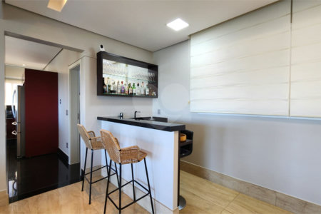 Casa à venda com 5 quartos, sendo 2 suítes, no condomínio Residencial Jardim Primavera, Louveira - SP
