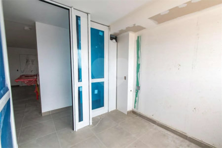 Apartamento à venda com 3 suítes em Vila Firmiano Pinto, São Paulo, SP