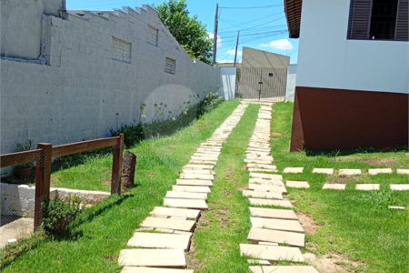 Casa Térrea à venda com 3 quartos em Guaxinduva, Atibaia, SP