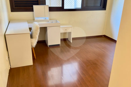 Apartamento à venda com 3 quartos, sendo 1 suíte,  em Jardim Paulistano, São Paulo, SP