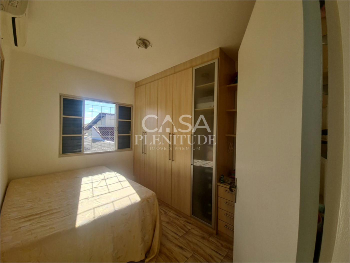 Casa em condomínio à venda com 3 quartos, sendo 1 suíte,  em Jardim Ibiti do Paço, Sorocaba, SP