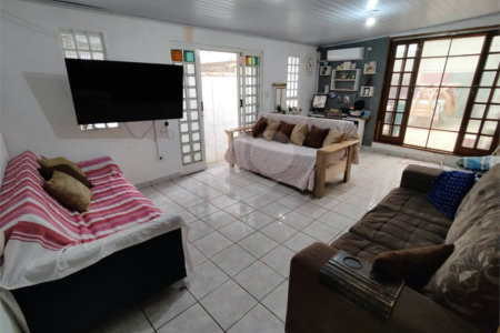 Casa à venda com 4 quartos, sendo 1 suíte, em Vila Mazzei, São Paulo, SP