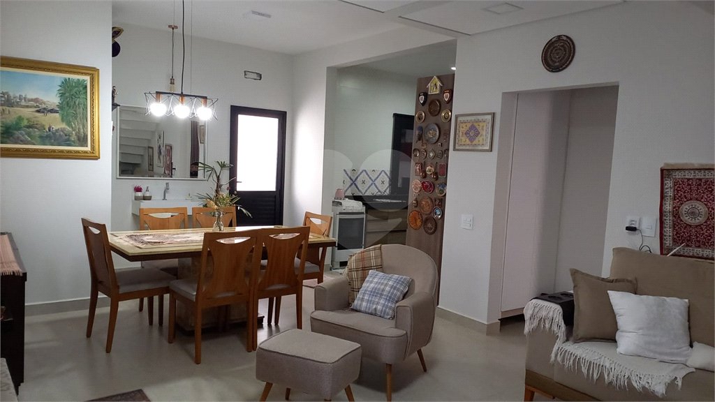 Casa à venda com 3 suítes no condomínio Residencial Marchant Buarque, Atibaia - SP