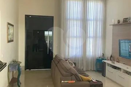 Casa à venda com 3 suítes no condomínio Terras do Cancioneiro, Paulínia - SP