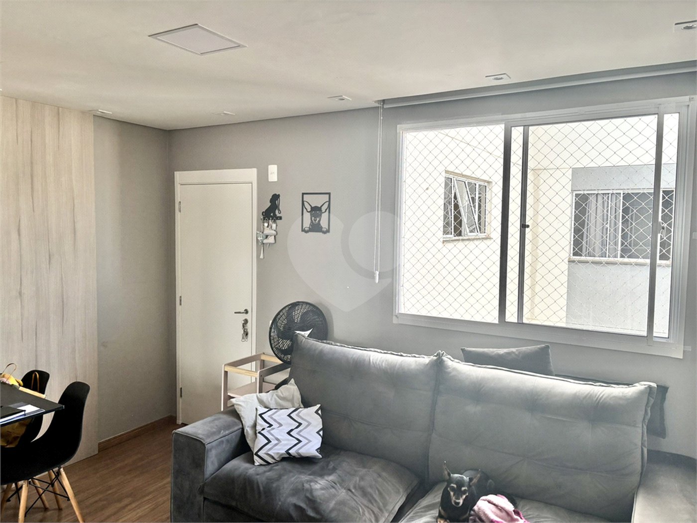 Casa à venda com 2 quartos, sendo 1 suíte, no condomínio Residencial Jasmin, Itapetininga - SP
