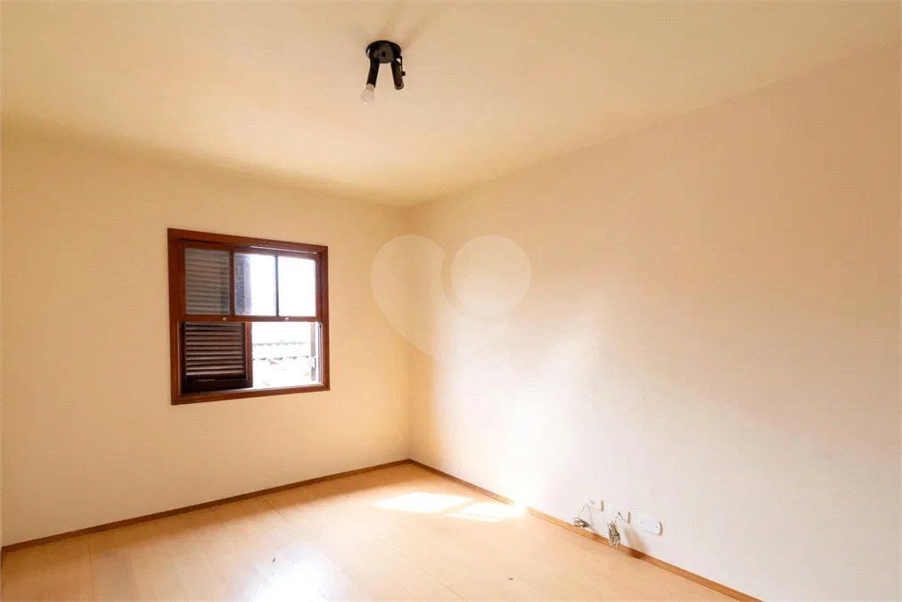 Casa à venda com 200m², 4 quartos e 2 vagas