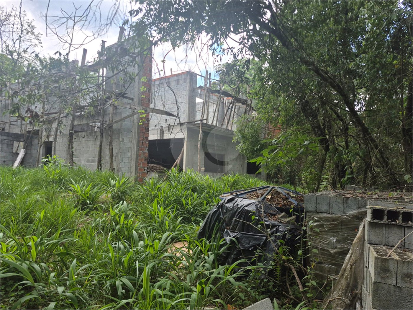 Terreno à venda no condomínio Alpes da Cantareira, Mairiporã - SP