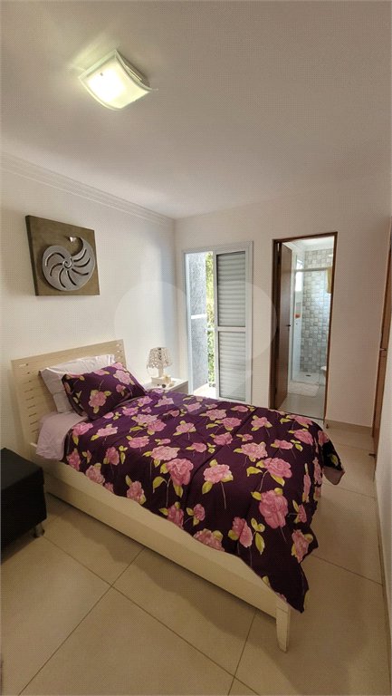 Casa à venda com 2 suítes no condomínio Residencial Sophia, São Paulo - SP