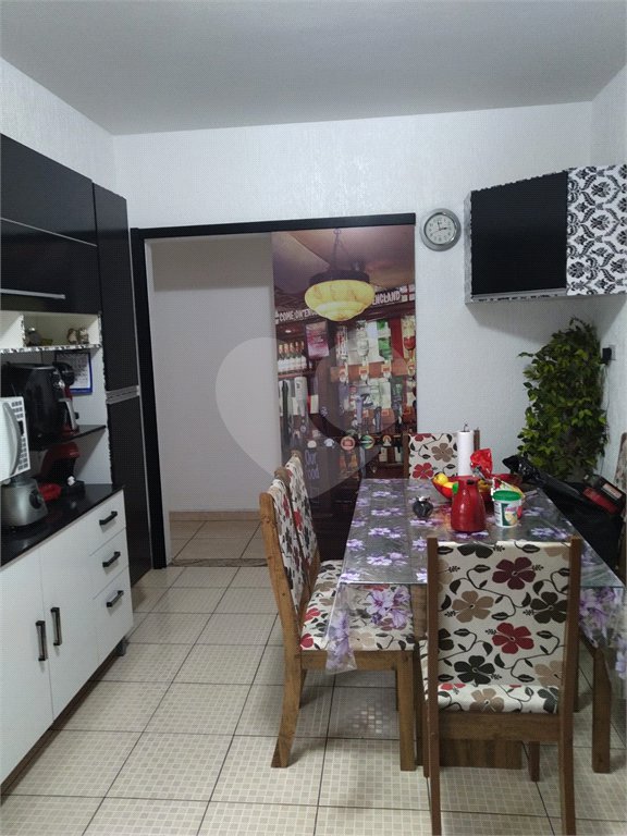 Apartamento à venda com 3 quartos, sendo 1 suíte,  no Centro, Mogi das Cruzes, SP