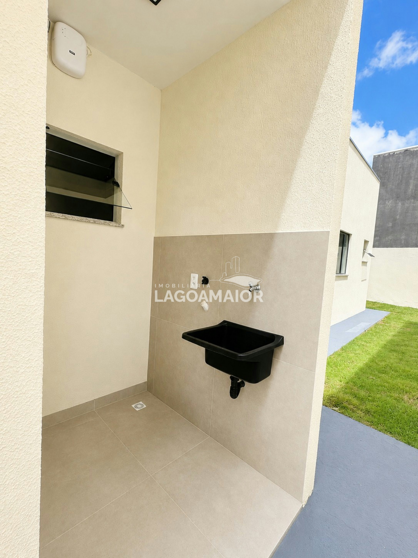 Casa à venda com 2 quartos, sendo 1 suíte, em Vila Nova, Três Lagoas - MS