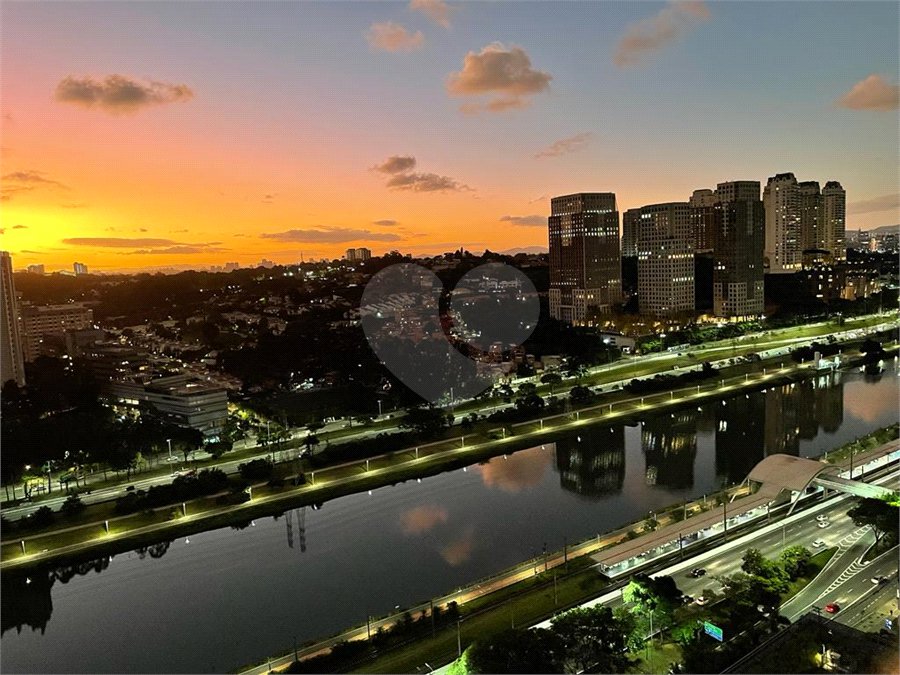 Apartamento à venda ou para alugar com 4 quartos, sendo 3 suítes, em Cidade Monções, São Paulo, SP