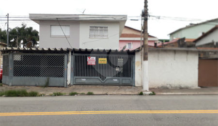 Sobrado à venda com 3 quartos, sendo 1 suíte, em Tremembé, São Paulo, SP