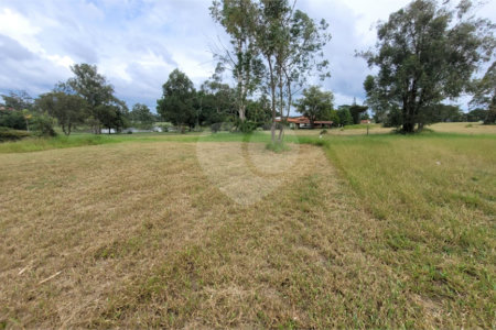 Loteamento Residencial no Condomínio Vila Pinhal do Broa.