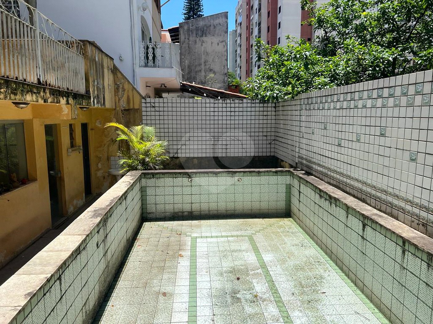 Casa à venda com 4 quartos, sendo 1 suíte, em Jardim das Vertentes, São Paulo, SP