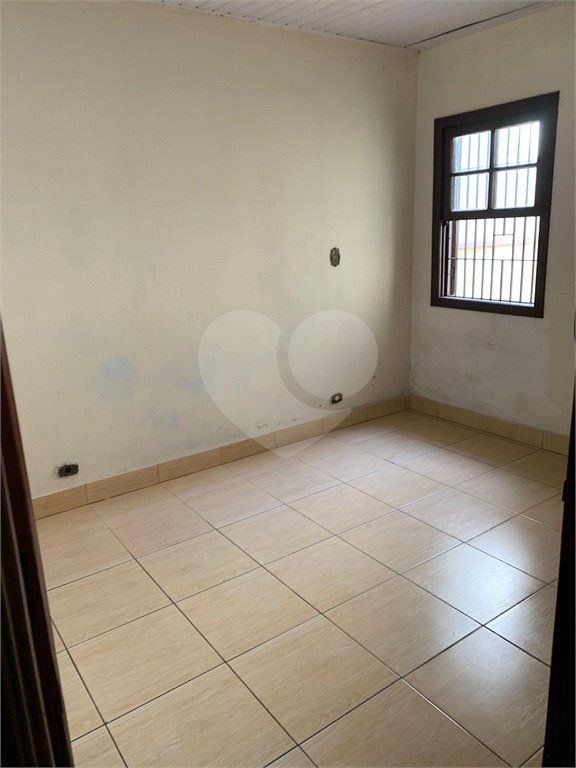 Sobrado à venda com 3 quartos no Brasilândia, São Paulo, SP