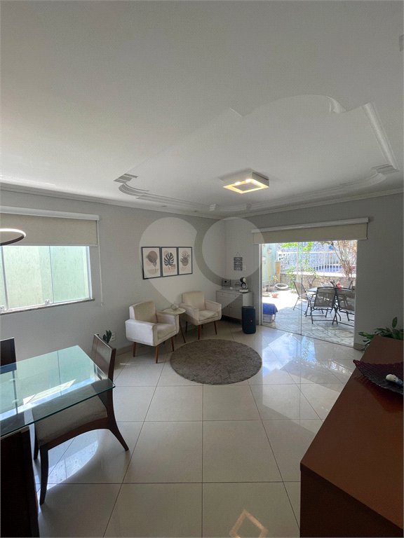 Casa à venda com 5 quartos, sendo 1 suíte, no condomínio Residencial Green Ville, Rio de Janeiro - RJ