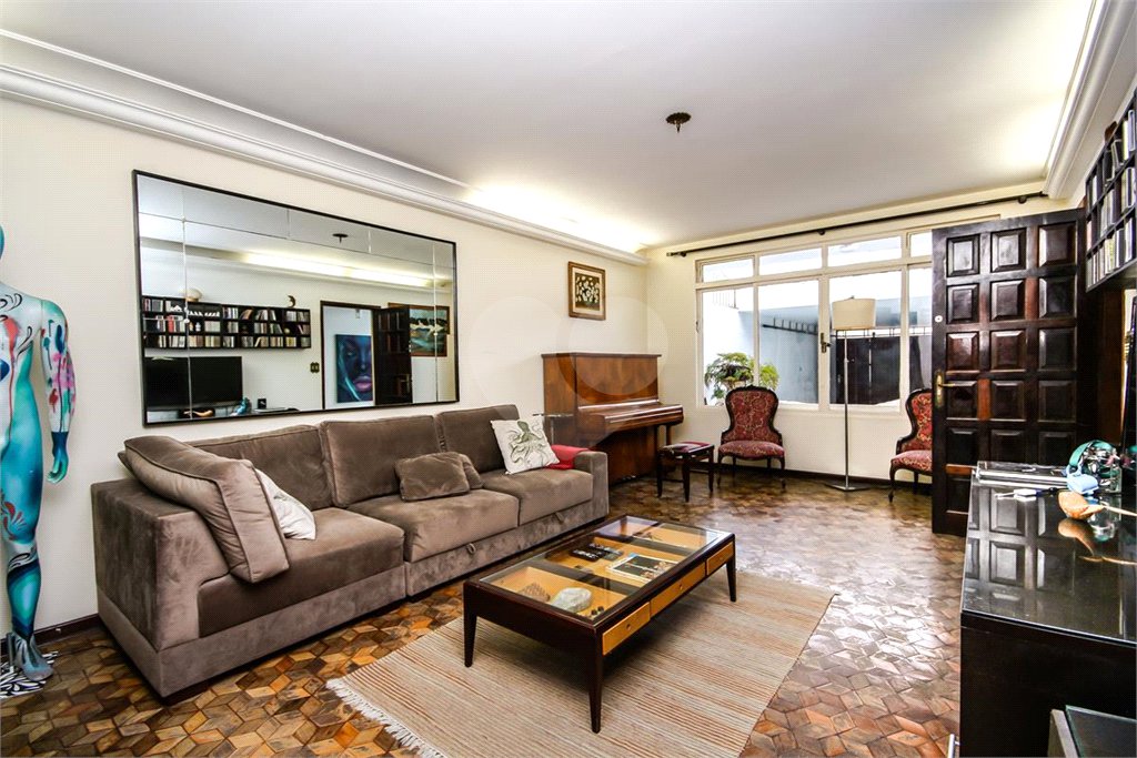 Casa à venda com 3 quartos, sendo 1 suíte, em Alto da Lapa, São Paulo, SP