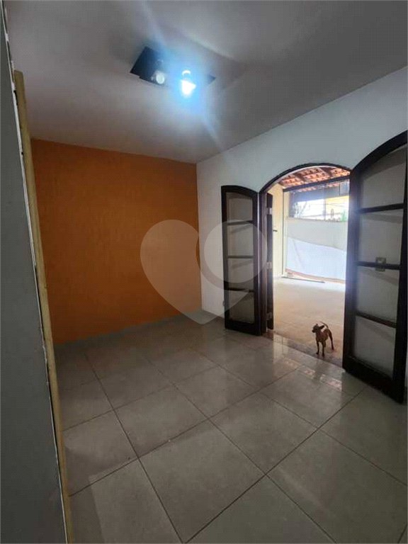 Sobrado à venda com 3 quartos, sendo 1 suíte, em Jardim das Vertentes, São Paulo, SP