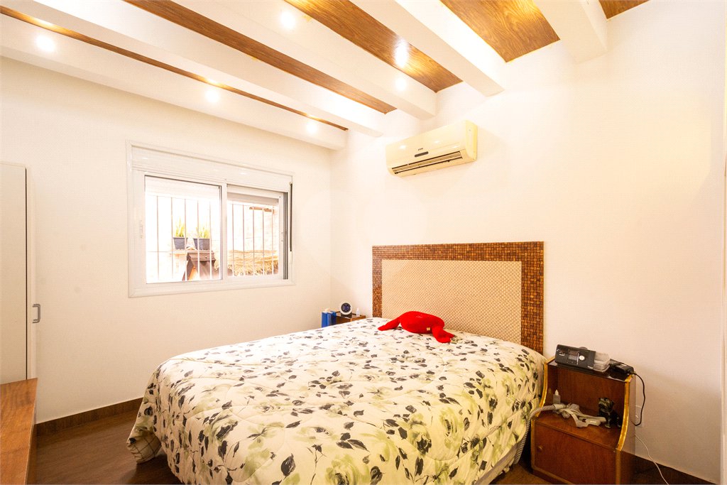 Casa à venda com 4 quartos, sendo 1 suíte, em Santo Amaro, São Paulo, SP