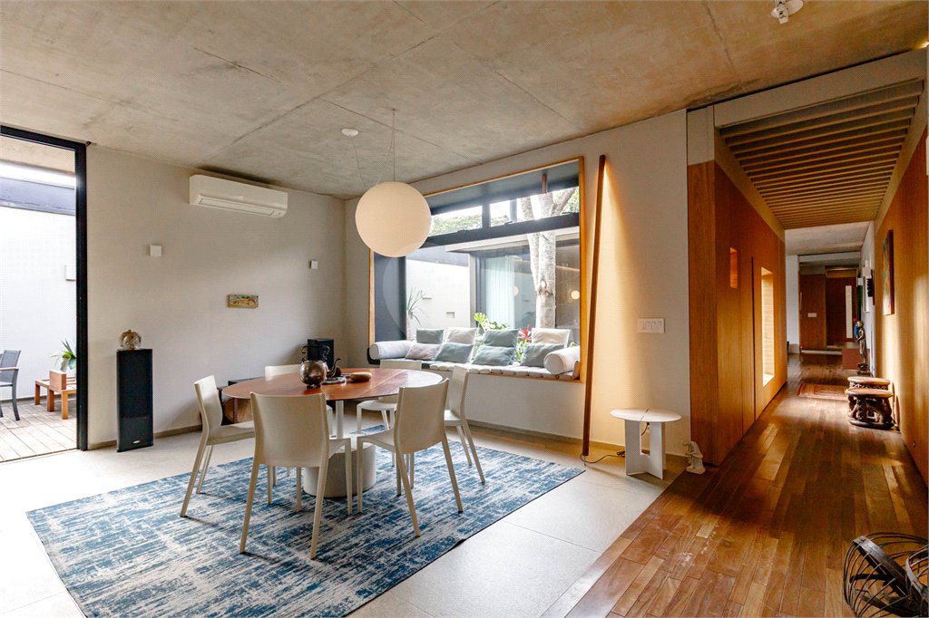 Casa à venda com 6 quartos, sendo 2 suítes,  em Santo Amaro, São Paulo, SP
