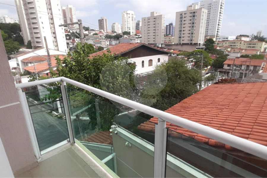 Casa à venda com 3 quartos, sendo 2 suítes, no condomínio Mário Araújo, São Paulo - SP