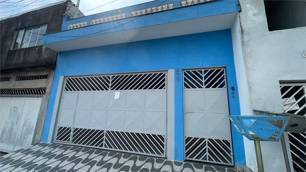 Sobrado à venda com 3 quartos em Jardim Laila, Embu das Artes, SP