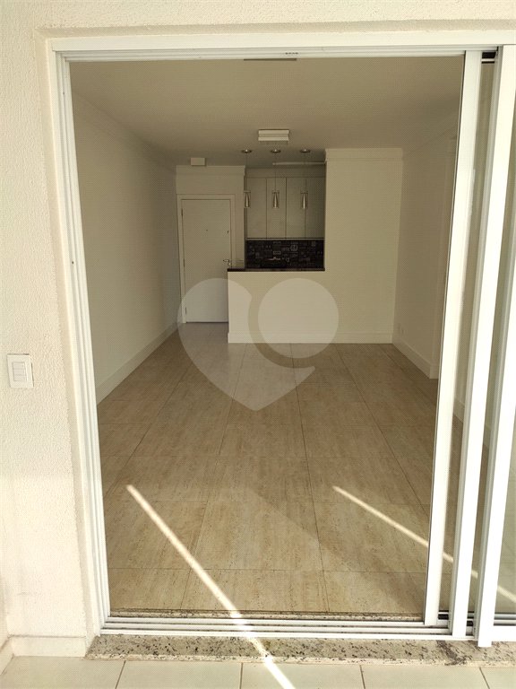 Apartamento à venda ou para alugar com 3 quartos, sendo 1 suíte,  em Parque Reboucas, São Paulo, SP