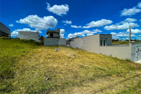 Terreno à venda no condomínio Residencial Jardins da Catalunha, Atibaia - SP
