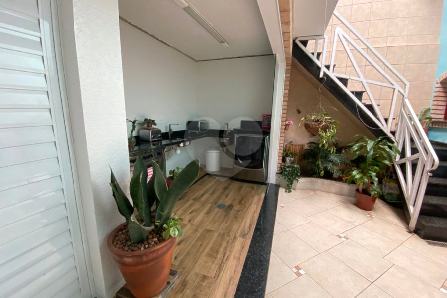 Sobrado à venda com 4 quartos, sendo 1 suíte, em Tremembé, São Paulo, SP