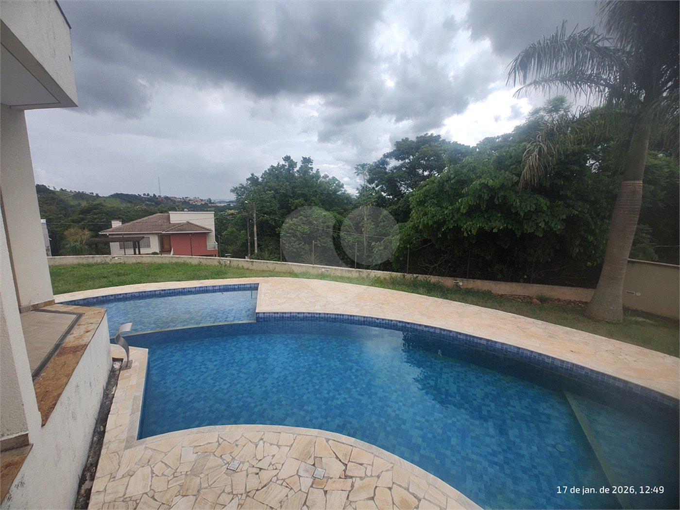 Casa à venda com 5 quartos, sendo 3 suítes, no condomínio Serra da Estrela, Atibaia - SP